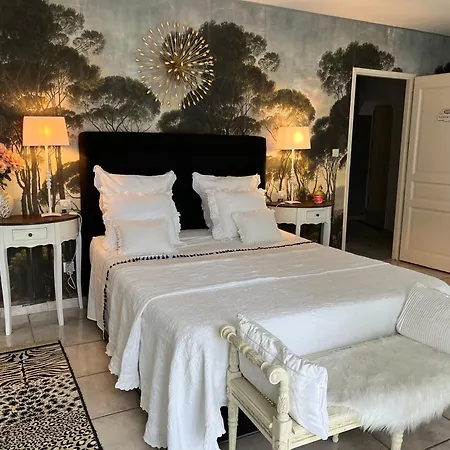 Villa Les Muscades à Saint-Étienne-du-Grès Extérieur photo
